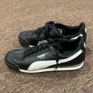 EUC! Puma Roma Women's 7.5 Black Leather Lace-Up Sneakers